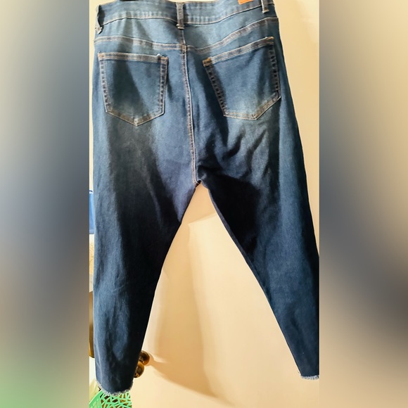 Dark wash jeans - Picture 2 of 2
